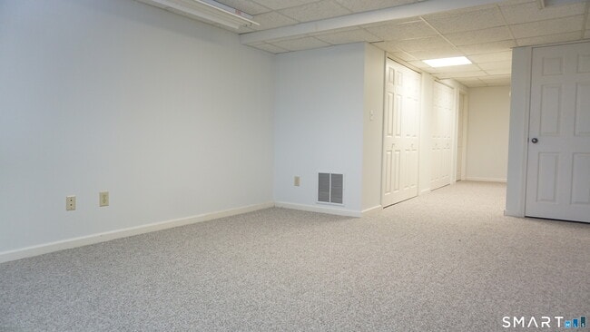 Building Photo - 328 Navajo Loop