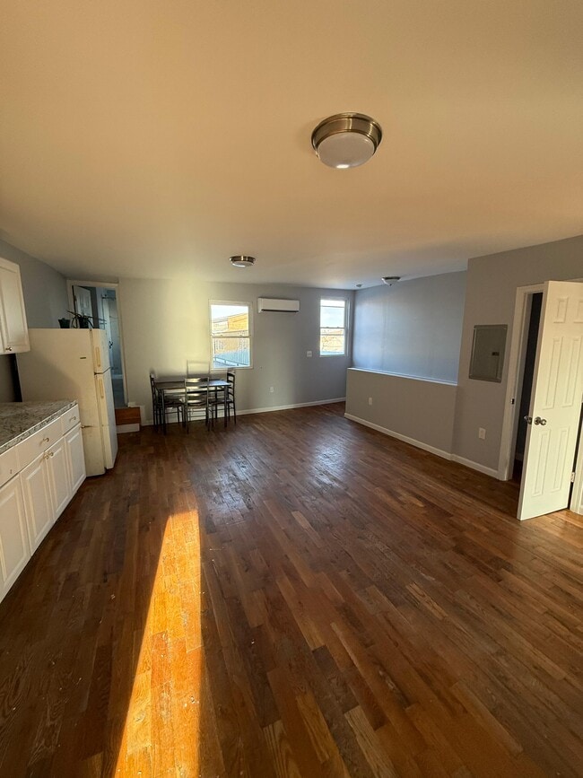 Building Photo - 666-672 S Broad Street