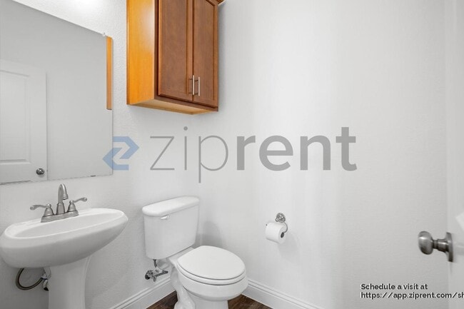 Building Photo - 2900 Long Slope Rd