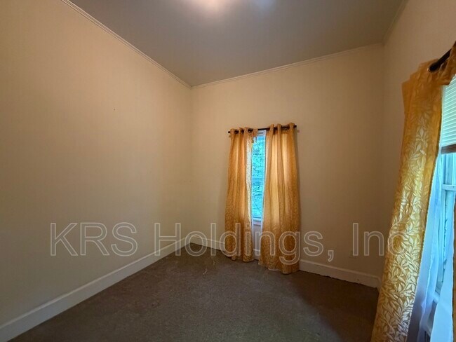 Building Photo - 125 S Willard Ave