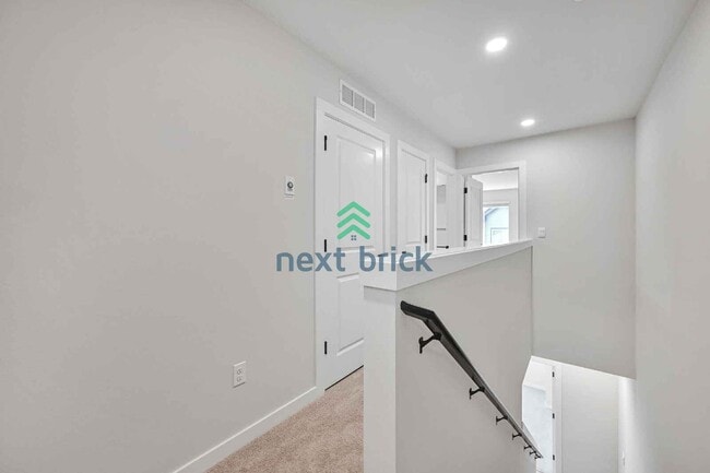 Building Photo - Modern Brand New 3-Bed, 3-Bath Home in the Heart of Lynnwood – Luxury Living Awaits!