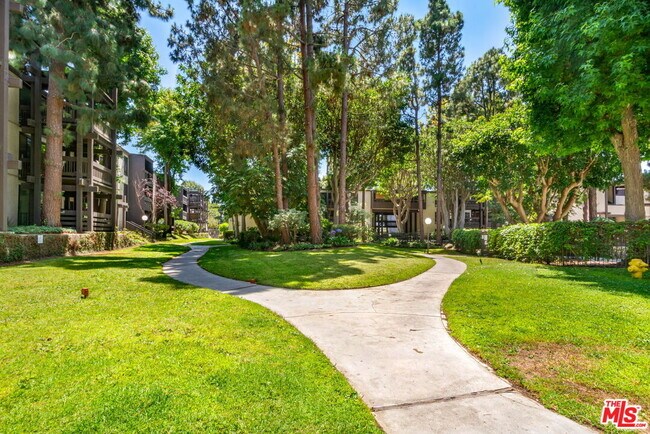 Building Photo - 7742 Redlands St