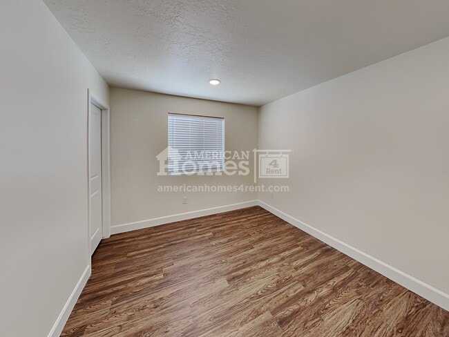 Building Photo - 4304 N Poplar Street