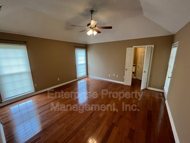Building Photo - 5503 Kindle Creek Dr