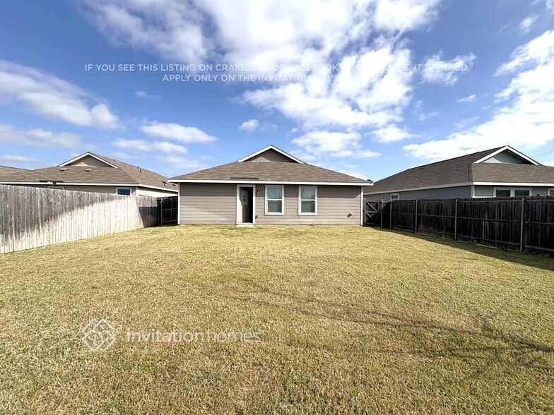 Building Photo - 10648 Sewell Cir