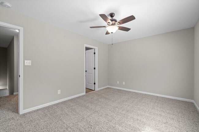Building Photo - 299 Smithson Ln