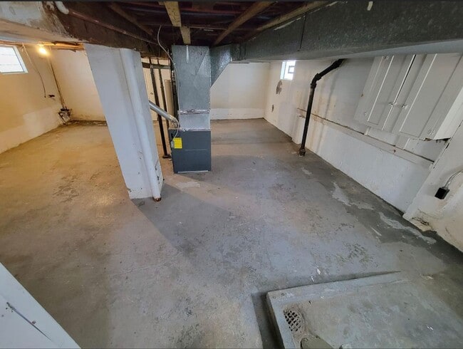 Building Photo - Beautiful 3 bedroom! Section 8 Ready!