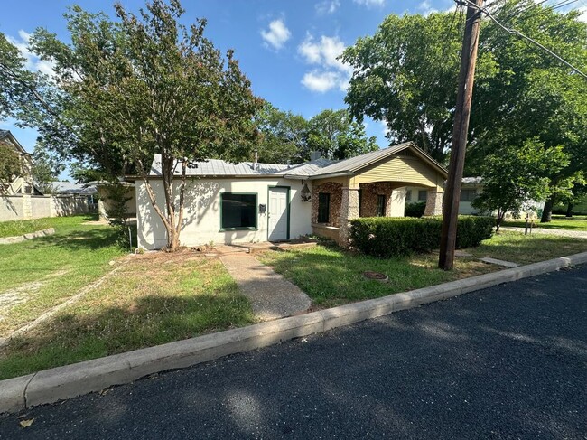 Primary Photo - 603 N Orange St