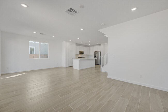 Building Photo - 8532 W Agate Ave