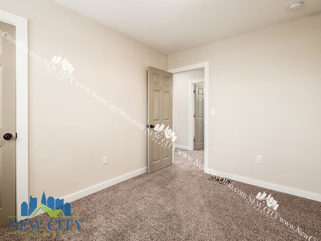 Building Photo - 1390-1392 Sullivant Ave, Columbus OH 43223