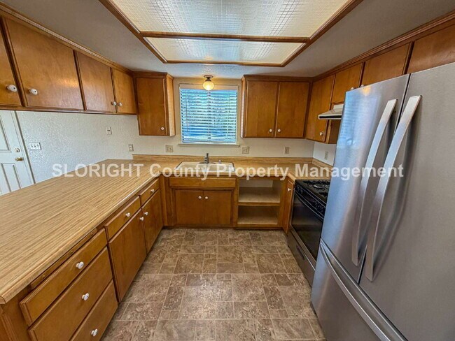 Building Photo - LEASE PENDING- Charming Home with Private Yard in Atascadero - 2 Bed / 1 Bath