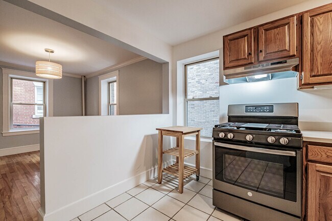 Building Photo - 197 Pine St