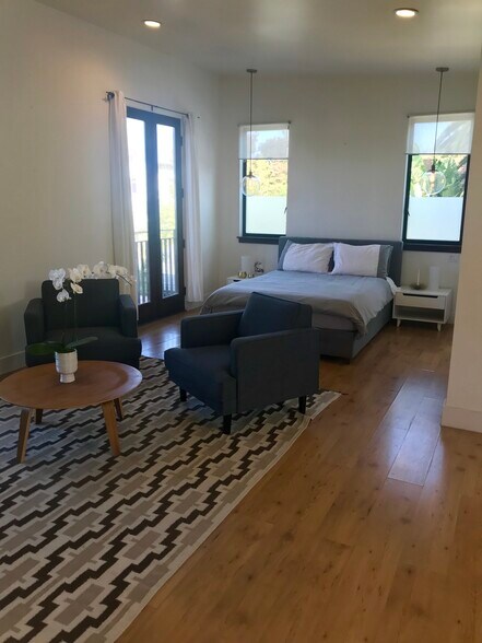 bedroom with natural light - 1072 Amoroso Pl