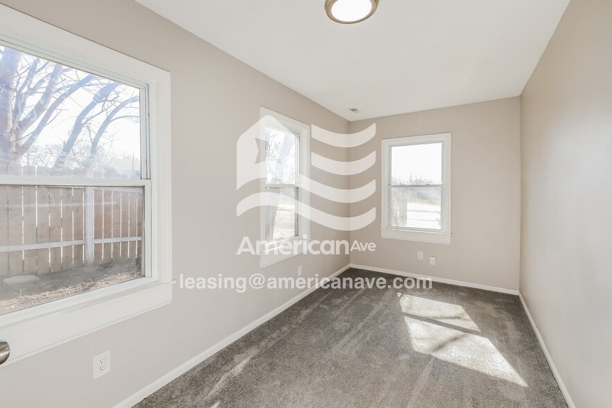 Building Photo - 662 Pennsylvania St