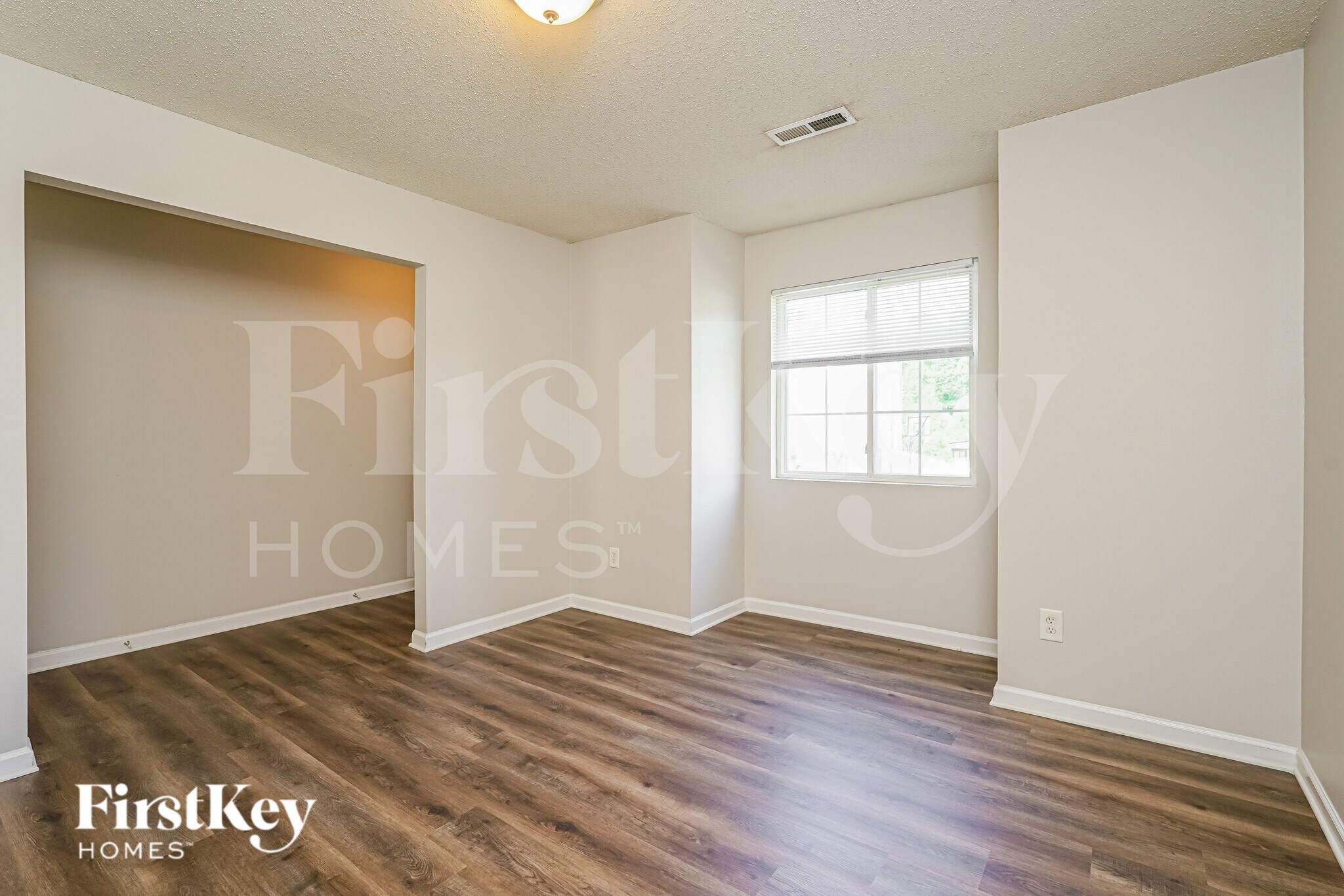Building Photo - 2645 Ninfield Dr