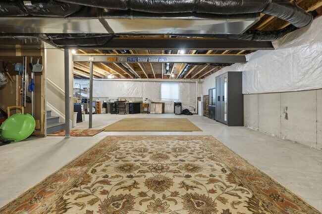 Building Photo - 402 Henstride Ct