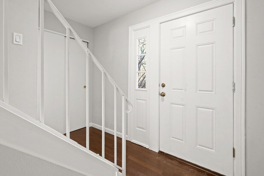 Building Photo - 10411 Corbeil Dr