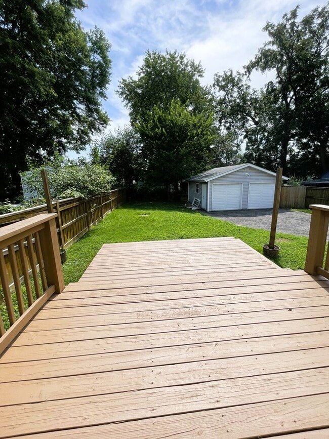 Building Photo - $1975 FOR RENT - SINGLE UPDATED FAMILY HOU...