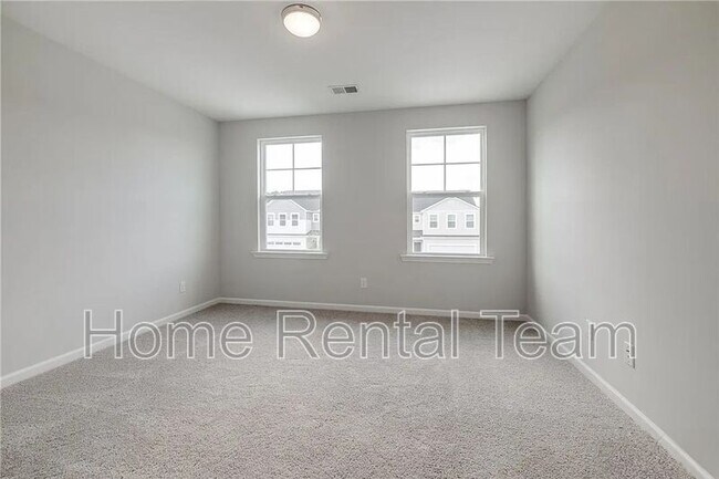 Building Photo - 113 Fenway St