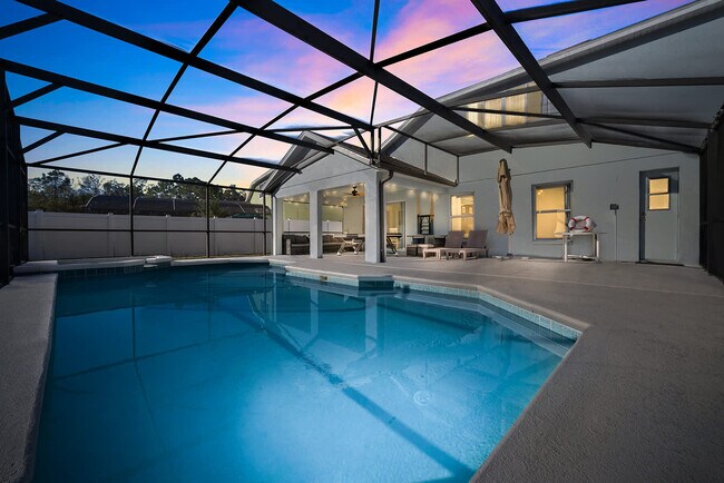 Building Photo - 453 Scrub Jay Way