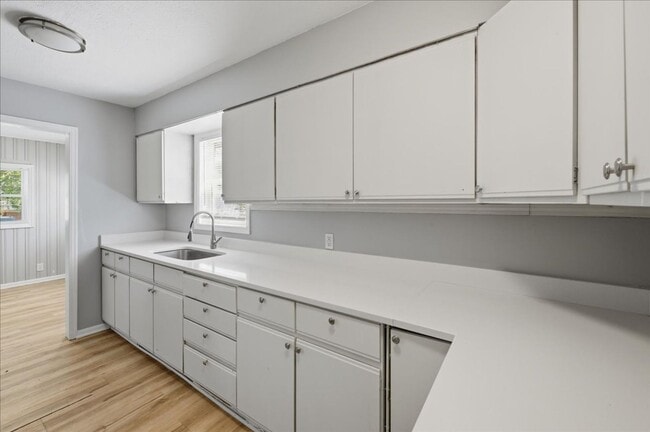 Building Photo - 4318 Spann Ave