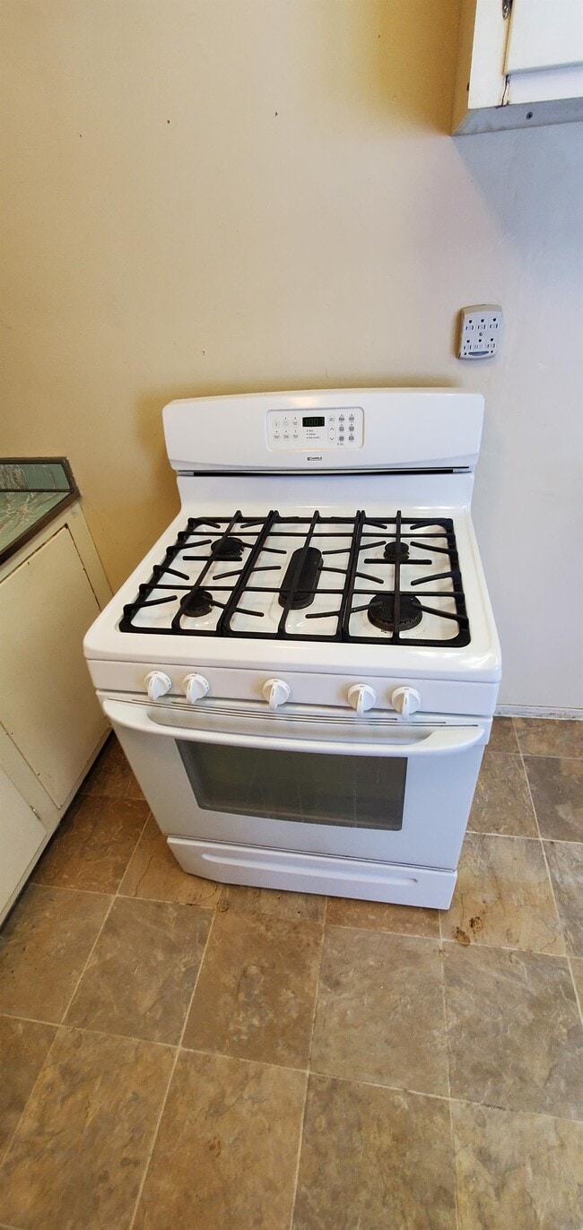 Building Photo - 182 Jacolyn Dr NW