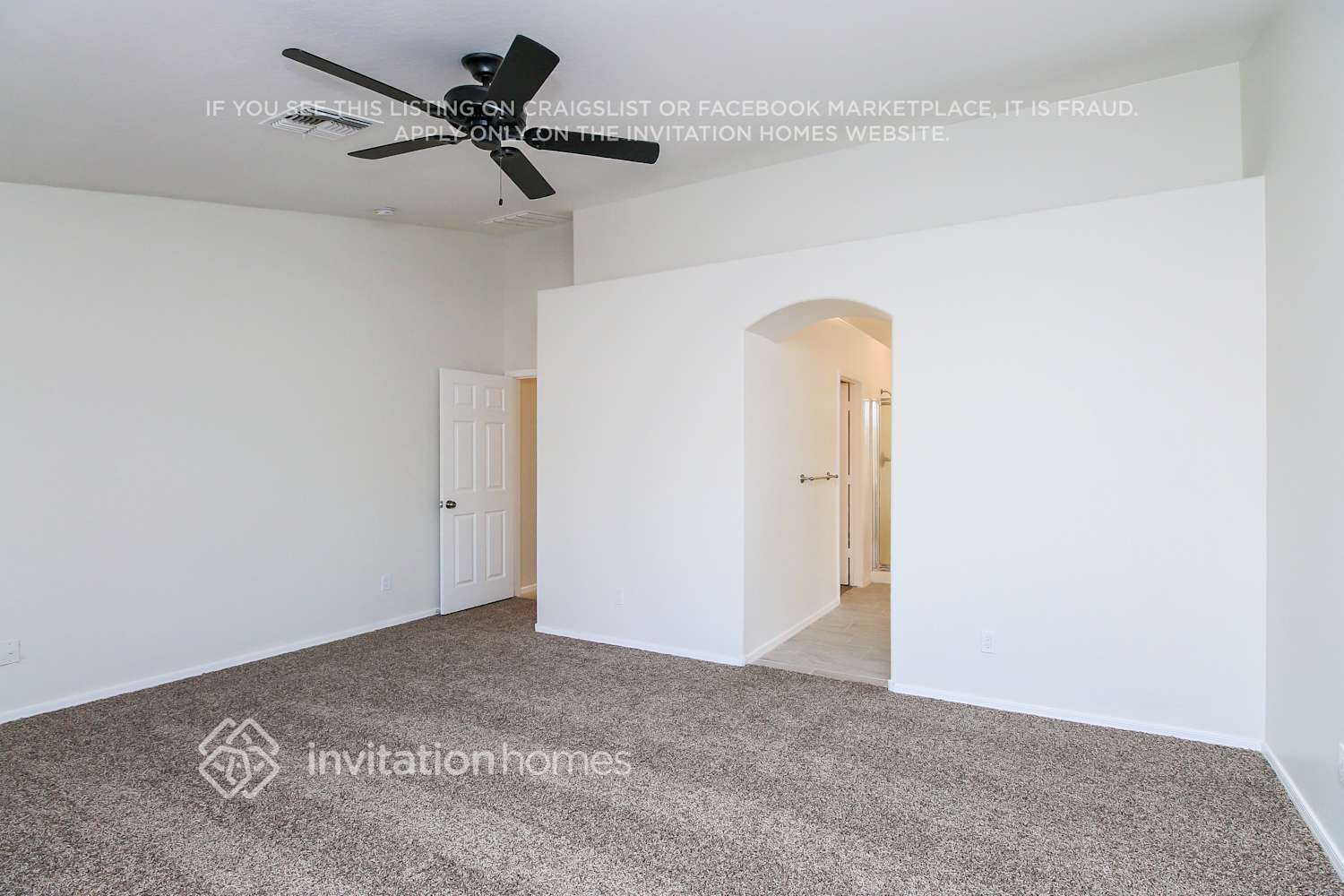 Building Photo - 11240 E Roselle Ave