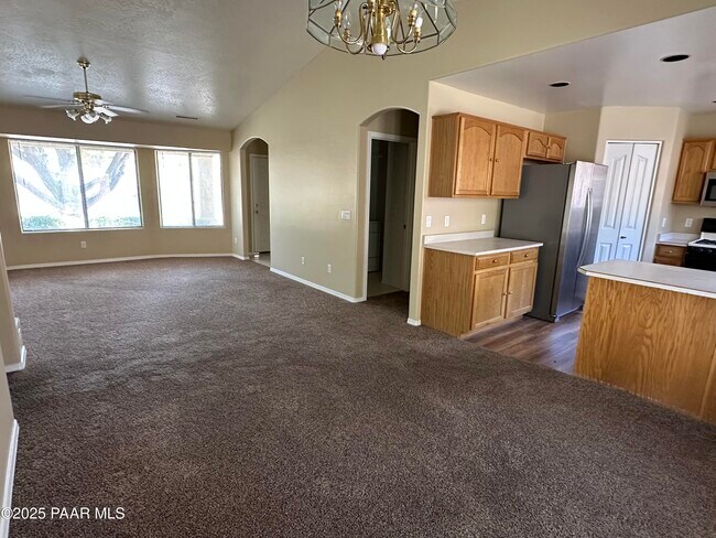 Building Photo - 9120 E Swift Trail Dr