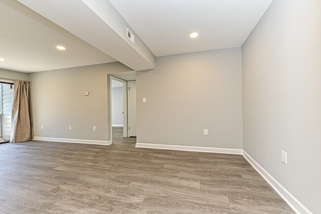 Building Photo - 5020-E Sardis Rd