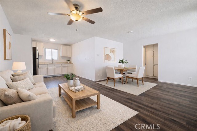 Building Photo - 686 E Cottonwood Rd