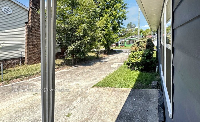 Building Photo - 1520 36th St N