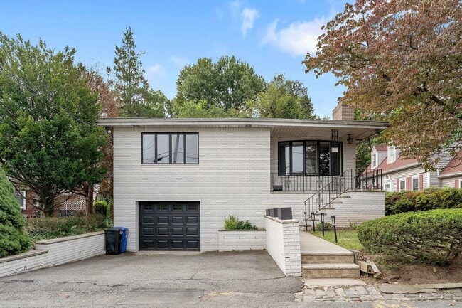 Primary Photo - 15 Barnes Dr