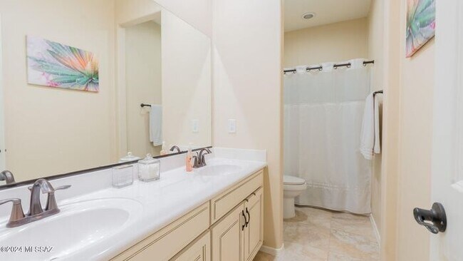 Building Photo - Beautiful Home!