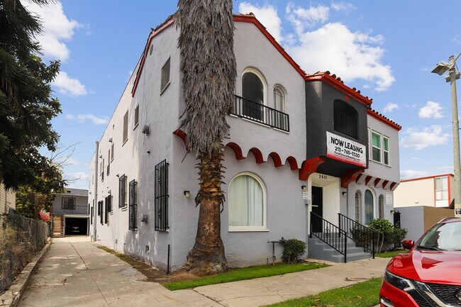 Building Photo - c07--2621 Magnolia Avenue