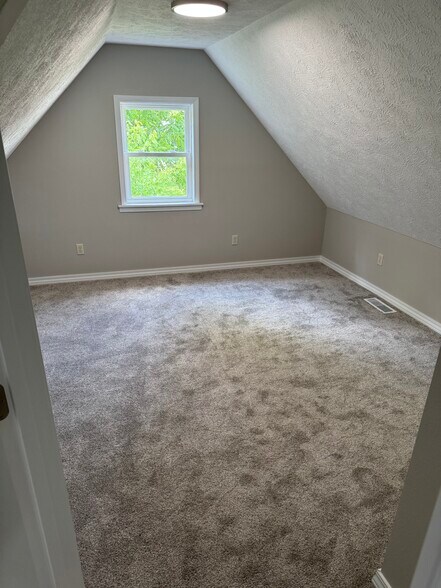 Upstairs Bedroom - 219 E Mill St