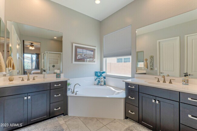 Building Photo - 4866 N 185th Dr