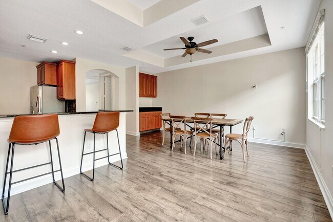 Building Photo - 2562 Gardens Pkwy