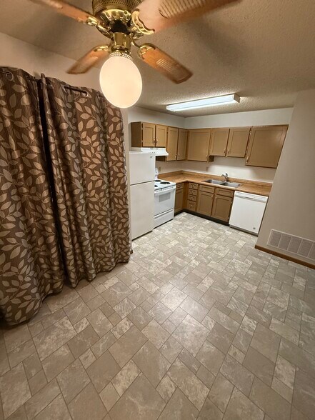 Building Photo - 1617 Prospect St