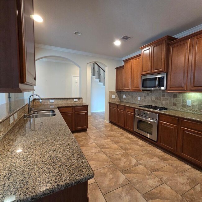 Building Photo - 26101 Brickhill Dr
