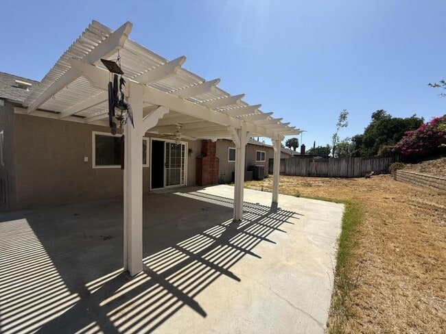 Building Photo - 265 W Campus View Dr