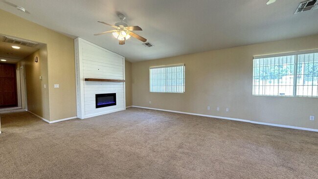 Building Photo - 3 Bedroom 2 Bath Home Located on Large Lot in Cherry Valley!