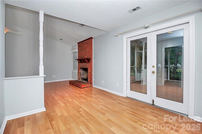 Building Photo - 11718 Fernhurst Ln