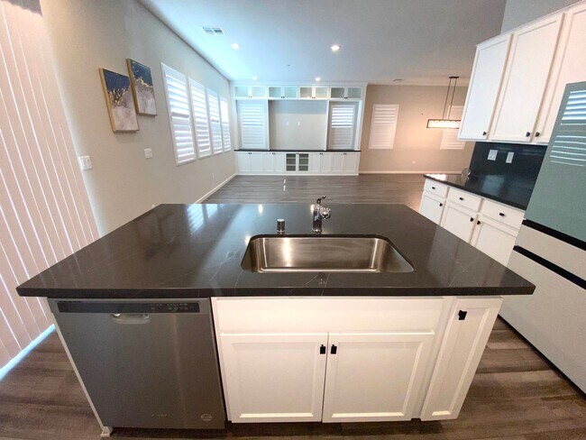 Building Photo - Built 2022 Sparks Spanish Springs 4+ Bedro...
