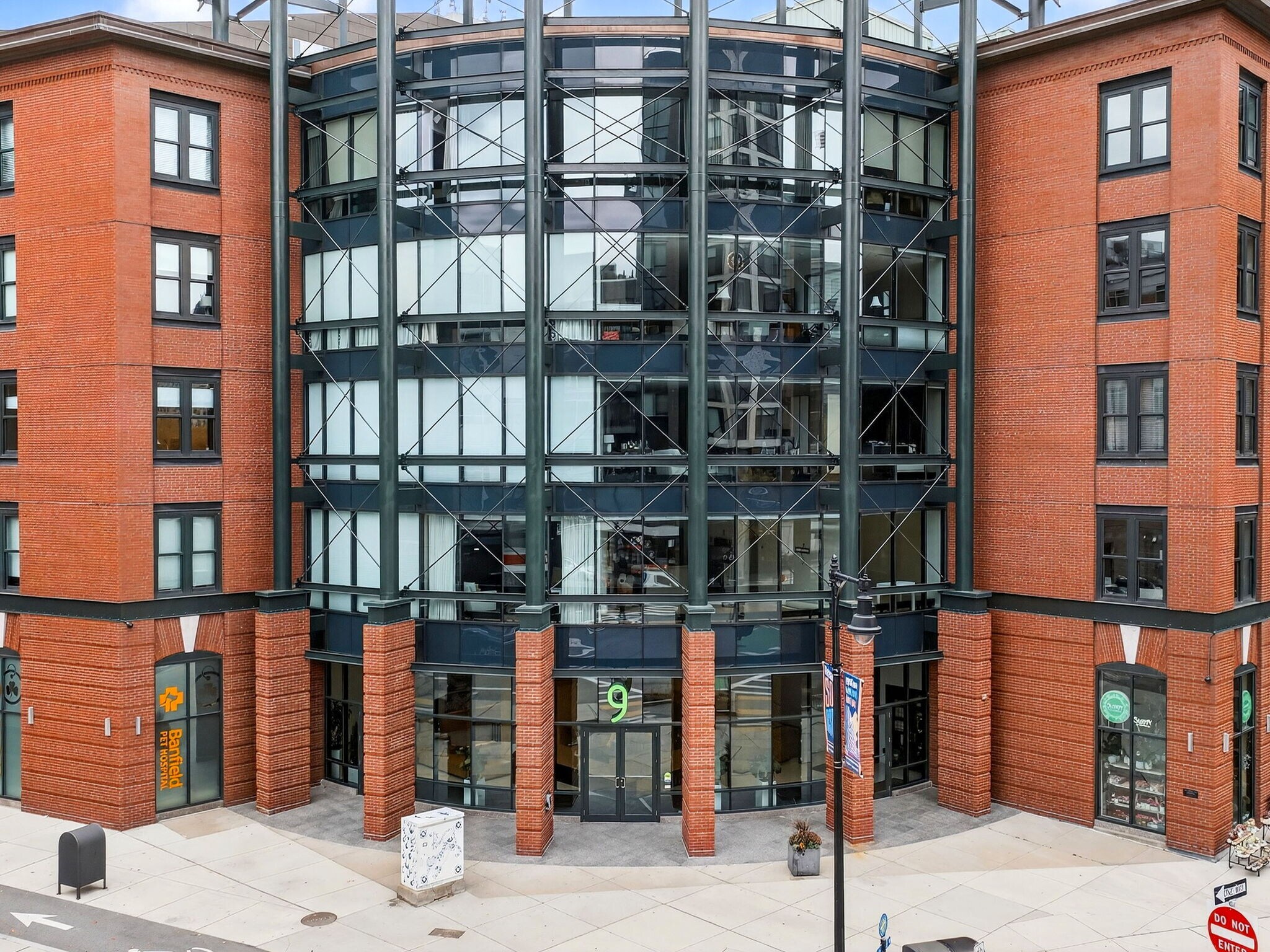 Exterior - 9 W Broadway