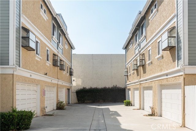 Building Photo - 1812 E Huntington Dr