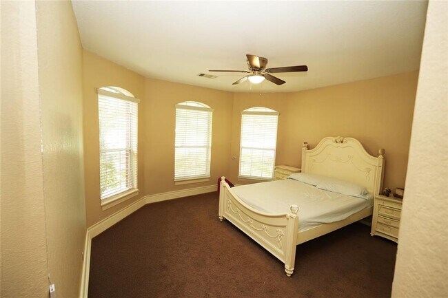 Building Photo - 135 Fairwind Trail Dr