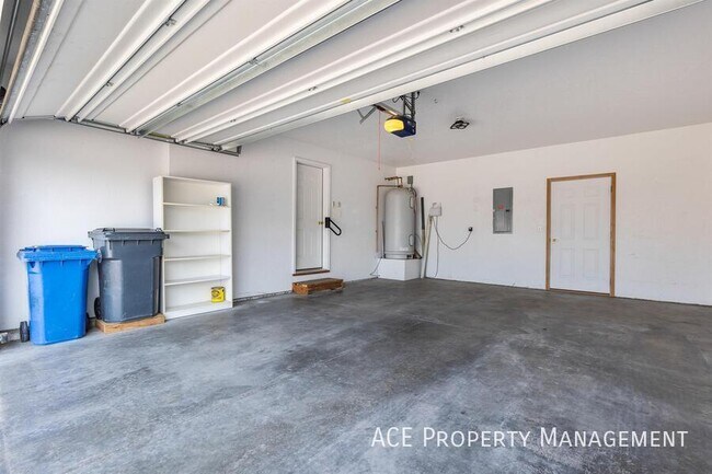 Building Photo - 713 Earleen St
