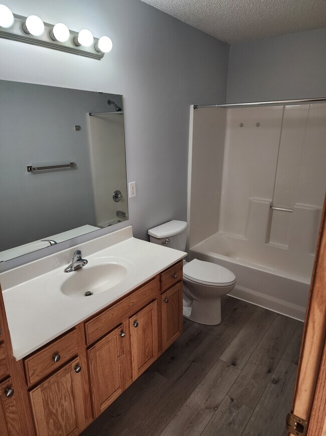 Building Photo - 1071 36th St W