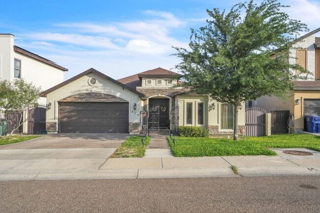 Primary Photo - 317 Altozano Dr