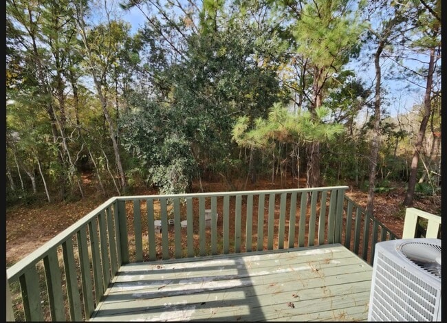 Building Photo - 57409 Brenchley Dr